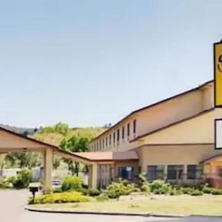 Super 8 By Wyndham Klamath Falls Zewnętrze zdjęcie