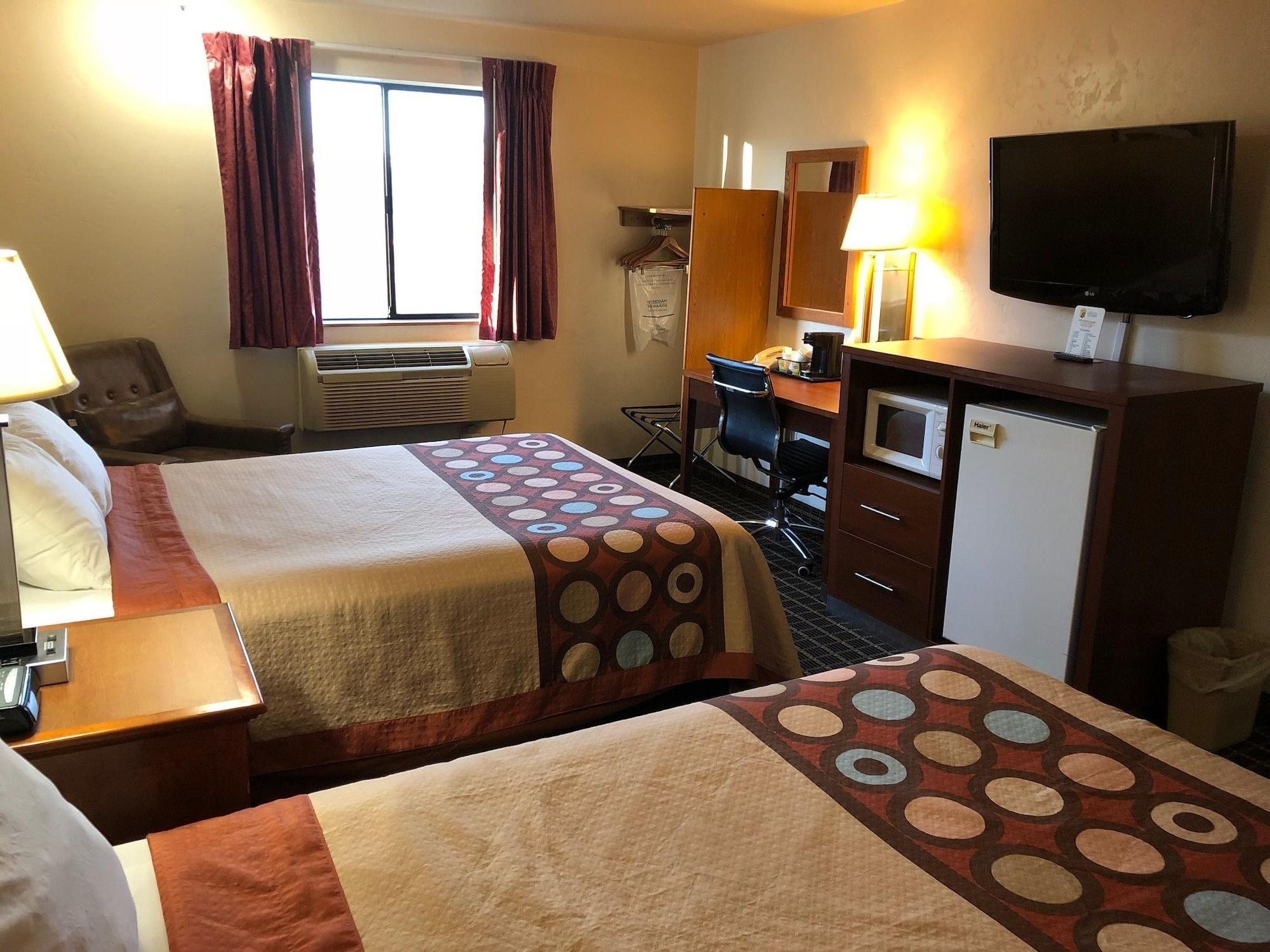 Super 8 By Wyndham Klamath Falls Zewnętrze zdjęcie